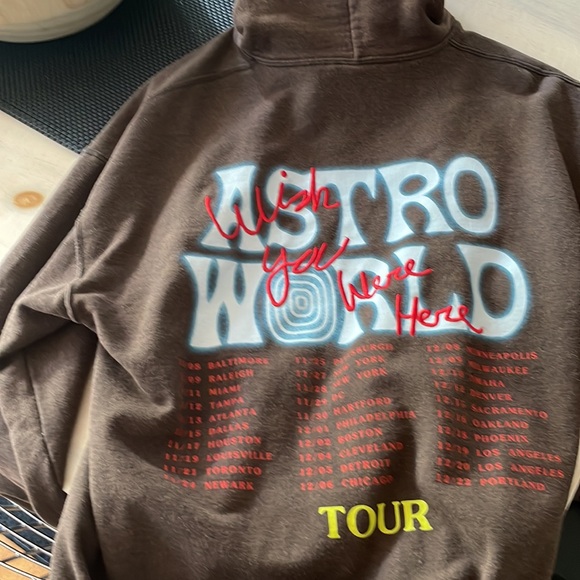 Astroworld's Tour hoodie. Negotiable - Picture 2 of 2